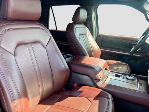 Used 2023 Ford Expedition Limited image 33