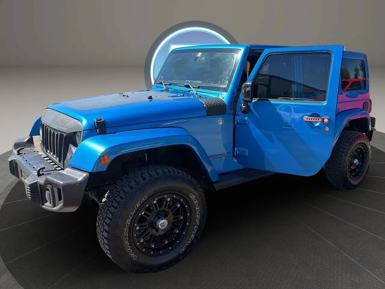 Used 2014 Jeep Wrangler Unlimited Sahara w/ Dual Top Group AWD/4WD image 29