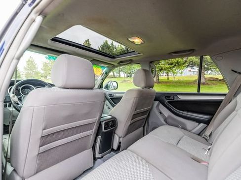 Used 2007 Toyota 4Runner SR5 AWD/4WD image 13