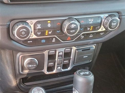 Used 2024 Jeep Wrangler Unlimited Sahara w/ Technology Group image 15