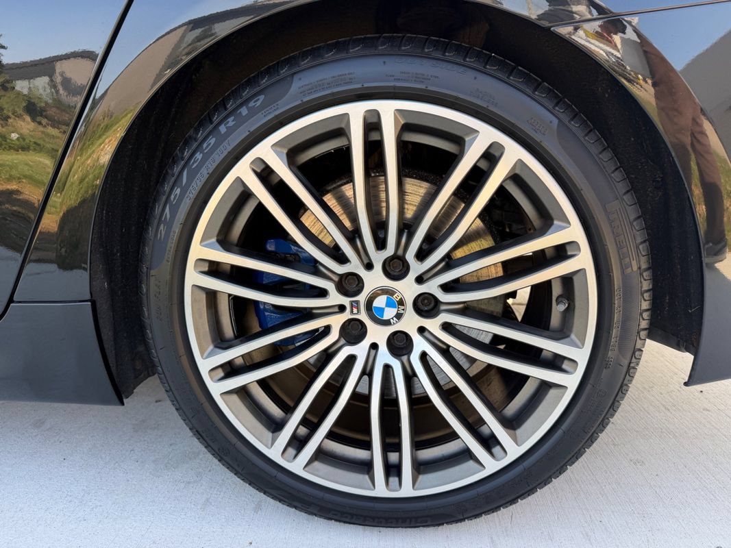 Used 2018 BMW M550i xDrive AWD/4WD image 39