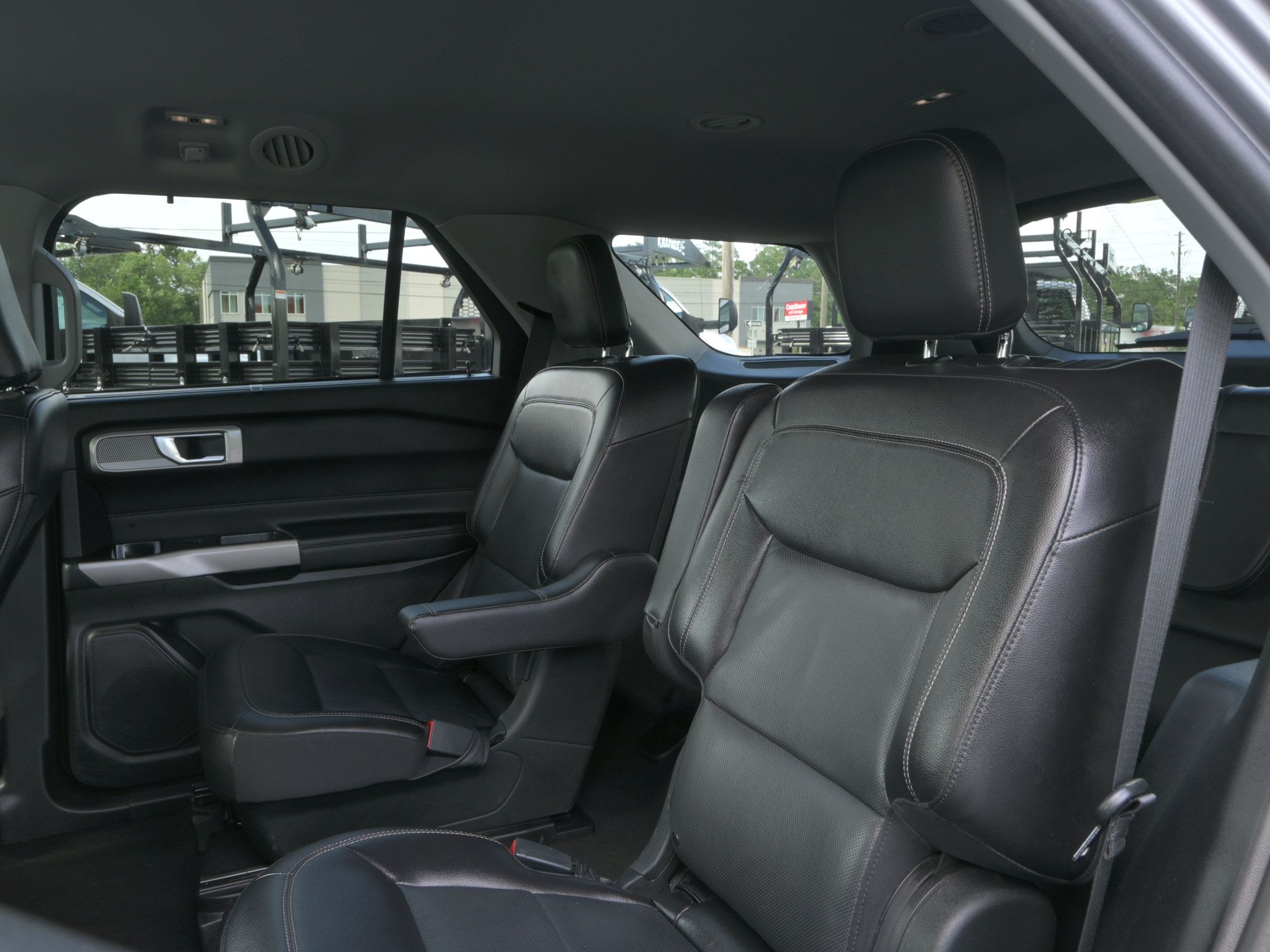 Used 2022 Ford Explorer Limited AWD/4WD image 11