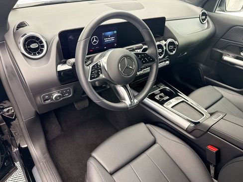 Certified 2025 Mercedes-Benz GLA 250 image 9