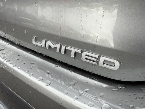 New 2026 Toyota Highlander Limited image 10