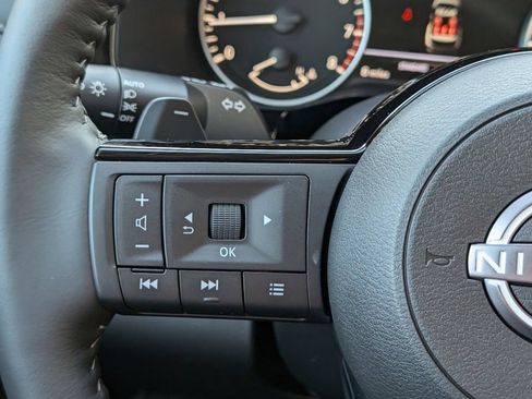 Used 2025 Nissan Pathfinder SL w/ SL Premium Package FWD image 21