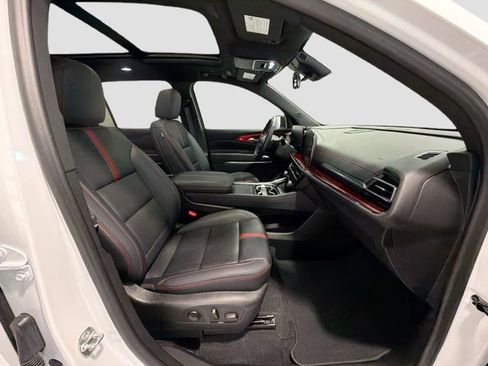 Certified 2024 Chevrolet Traverse RS image 27