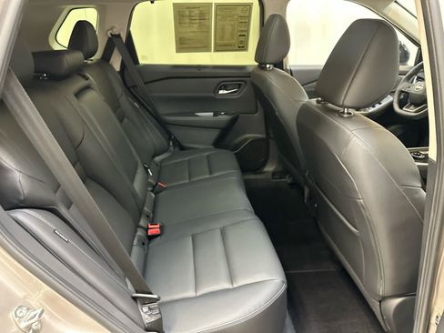 Certified 2025 Nissan Rogue SL w/ SL Premium Package AWD/4WD image 20