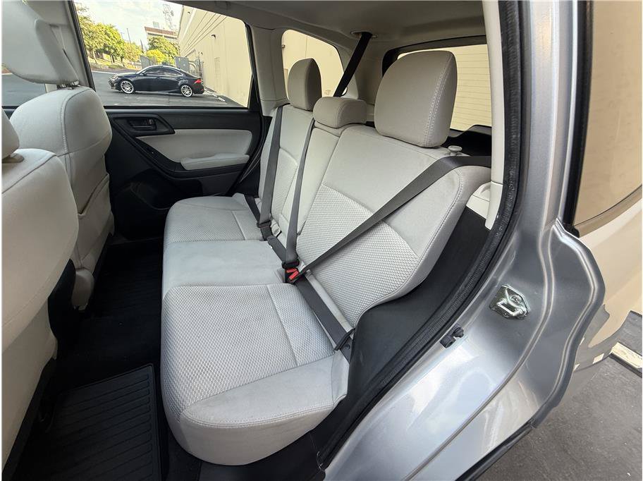 Used 2015 Subaru Forester 2.5i Premium w/ All-Weather Package AWD/4WD image 21