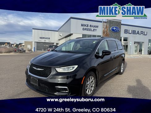 Used 2022 Chrysler Pacifica Touring-L image 1