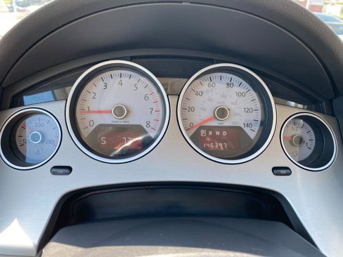 Used 2009 Volkswagen Routan SEL image 18