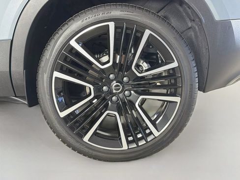 Certified 2023 Volvo XC40 B5 Ultimate AWD/4WD image 32