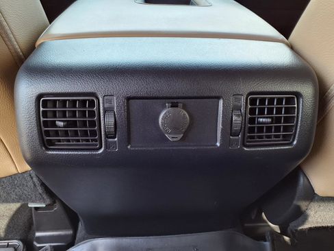 Used 2018 Toyota Tundra Limited image 17