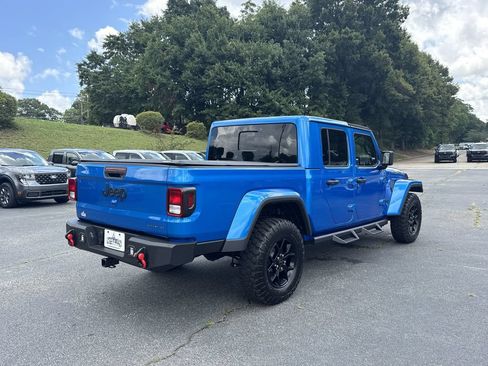 Used 2025 Jeep Gladiator Sport AWD/4WD image 7