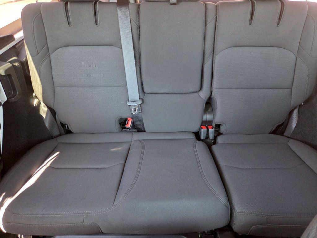 Used 2023 Jeep Wrangler Unlimited AWD/4WD image 28