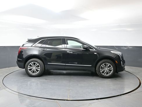 Used 2022 Cadillac XT5 Premium Luxury AWD/4WD image 2