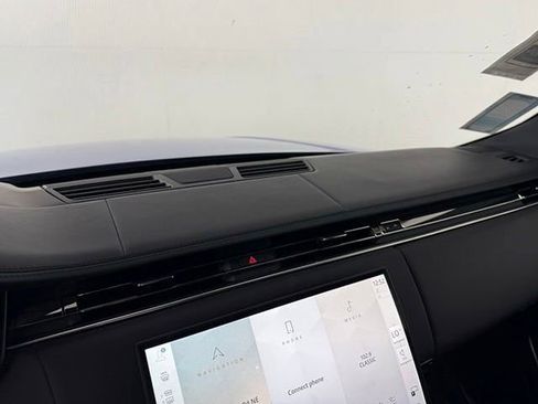 New 2025 Land Rover Range Rover Long Wheelbase SE AWD/4WD image 31