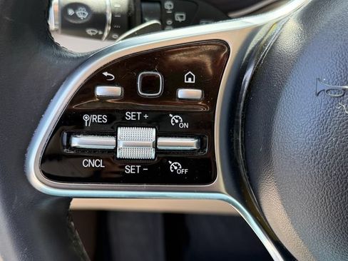 Used 2022 Mercedes-Benz GLC 300 4MATIC image 25