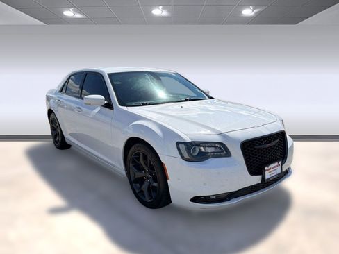 Used 2021 Chrysler 300 S RWD image 6