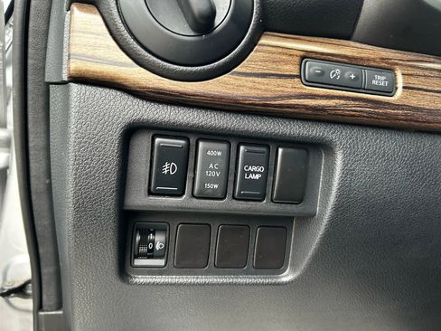 Used 2017 Nissan Titan SL image 18