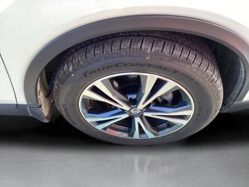 Used 2019 Nissan Rogue SV w/ Premium Package image 24