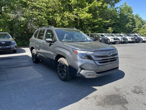Certified 2025 Subaru Forester Premium AWD/4WD image 16