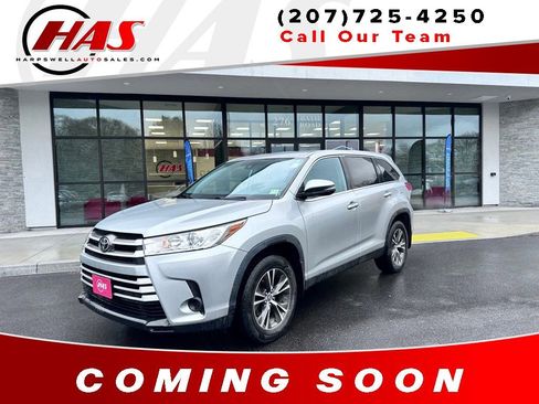 Used 2019 Toyota Highlander LE AWD/4WD image 1