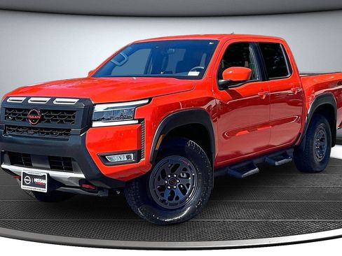Used 2025 Nissan Frontier PRO-4X AWD/4WD image 4