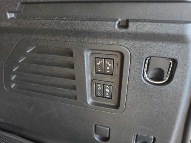 Used 2026 Chevrolet Traverse High Country AWD/4WD image 30