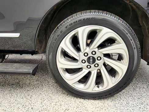 Used 2024 Lincoln Navigator Reserve image 9