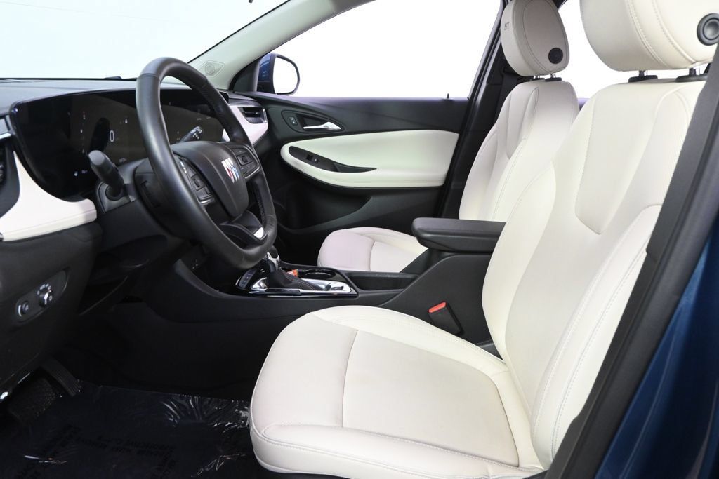 Used 2025 Buick Encore GX Sport Touring w/ Advanced Technology Package AWD/4WD image 13