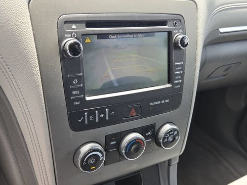 Used 2017 Chevrolet Traverse LS FWD image 21