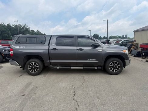 Used 2015 Toyota Tundra SR5 w/ TRD Off Road Package AWD/4WD image 10