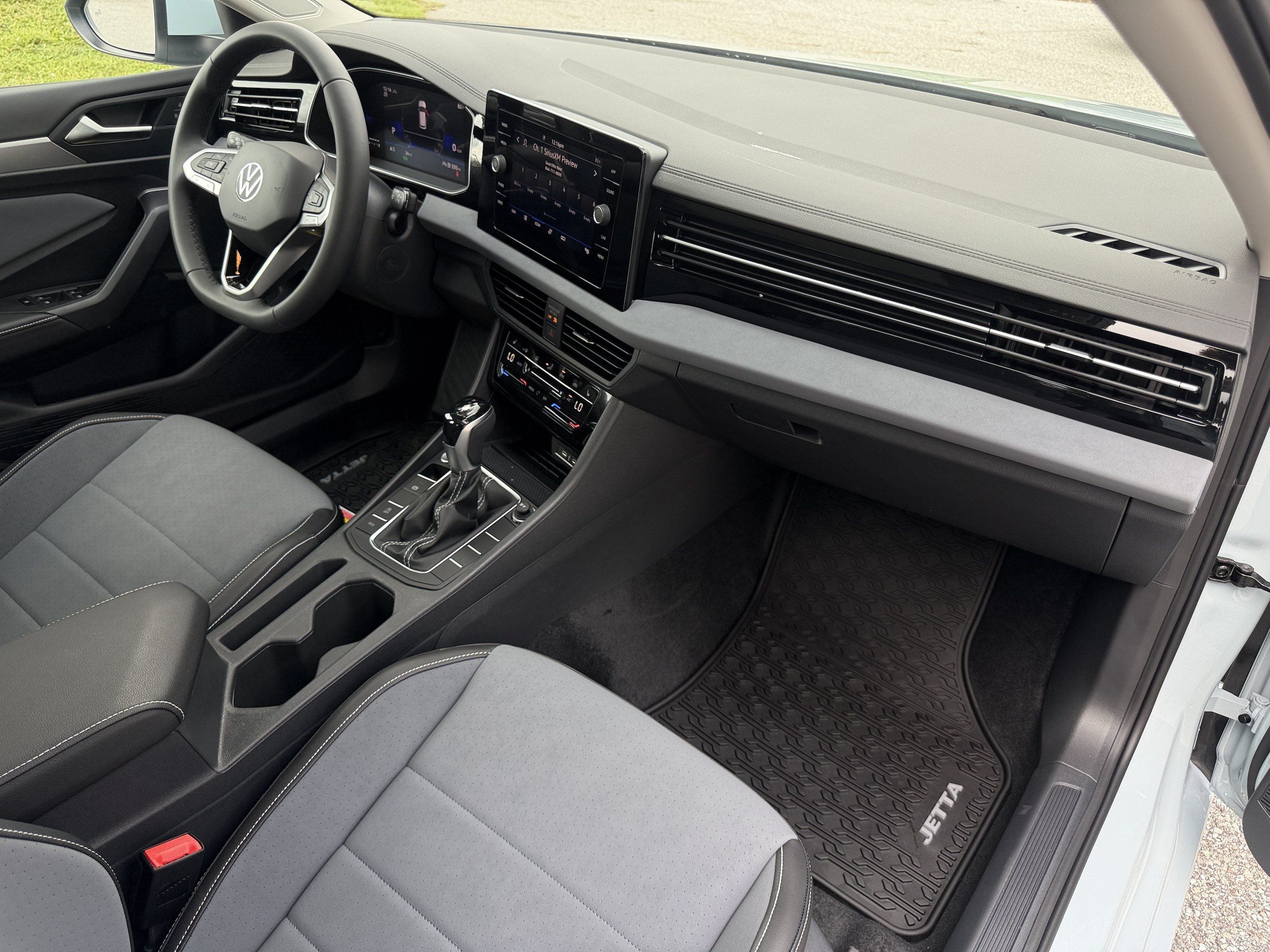 New 2026 Volkswagen Jetta SE FWD image 12