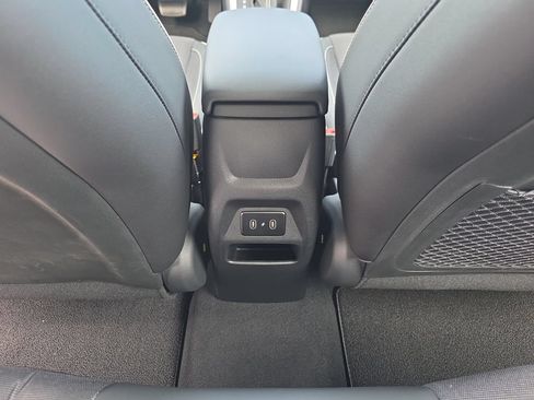 Certified 2026 Hyundai Venue SEL FWD image 28