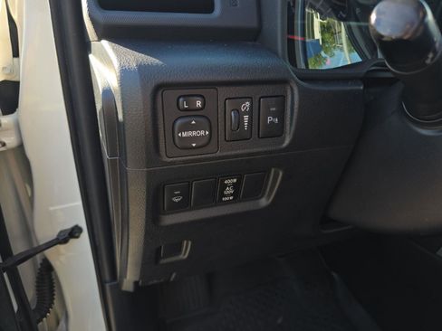Used 2017 Toyota 4Runner Limited AWD/4WD image 22