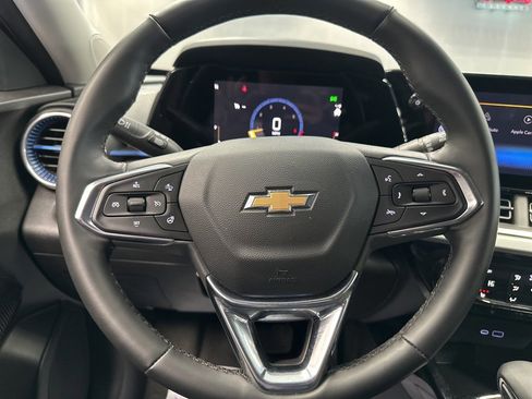 Certified 2025 Chevrolet Trax LT w/ LT Convenience Package image 33