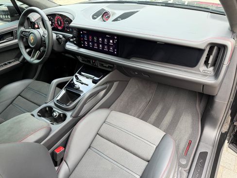 Used 2025 Porsche Cayenne GTS image 47