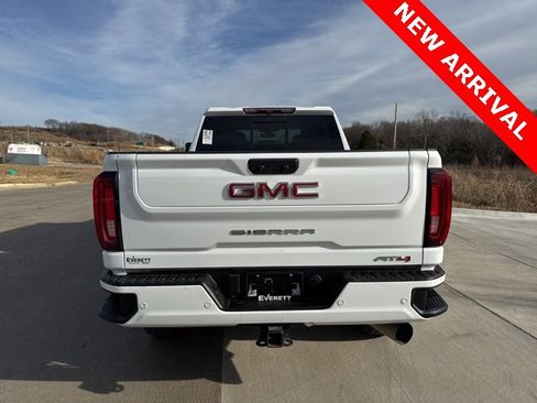 Used 2023 GMC Sierra 2500 AT4 w/ AT4 Preferred Package image 4