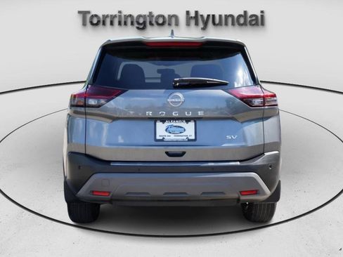 Used 2022 Nissan Rogue SV image 6