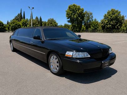 Used 2005 Lincoln Town Car Executive