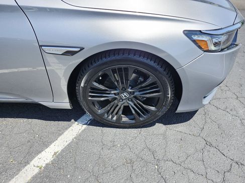 Used 2019 Honda Accord Touring image 13