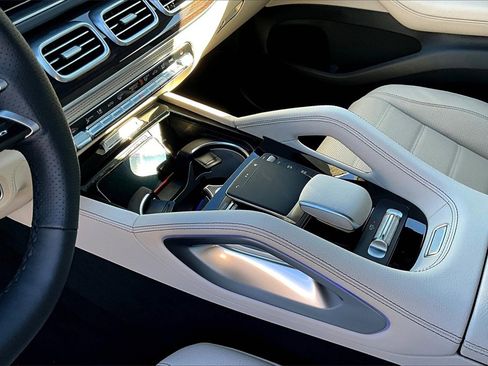 New 2026 Mercedes-Benz GLS 580 4MATIC image 8