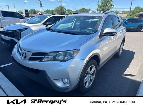 Used 2013 Toyota RAV4 XLE AWD/4WD image 3