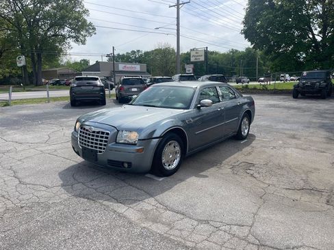Used 2006 Chrysler 300 Touring RWD image 1