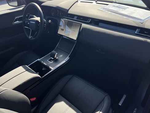New 2025 Land Rover Range Rover Velar S image 11