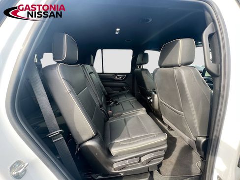 Used 2024 GMC Yukon SLT image 38