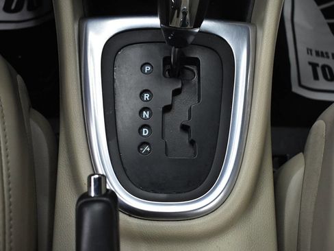 Used 2013 Chrysler 200 Limited FWD image 21