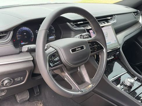 Used 2024 Jeep Grand Cherokee L Overland w/ Luxury Tech Group IV image 17