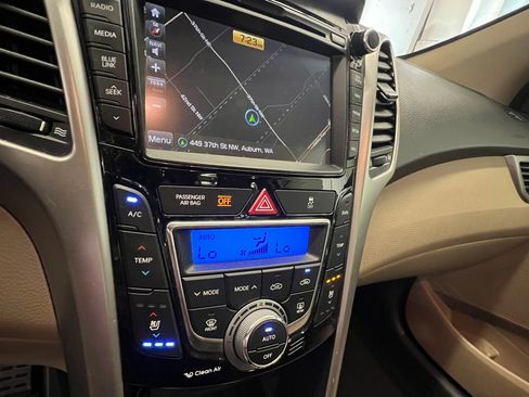 Used 2016 Hyundai Elantra GT w/ Option Group 03 FWD image 21