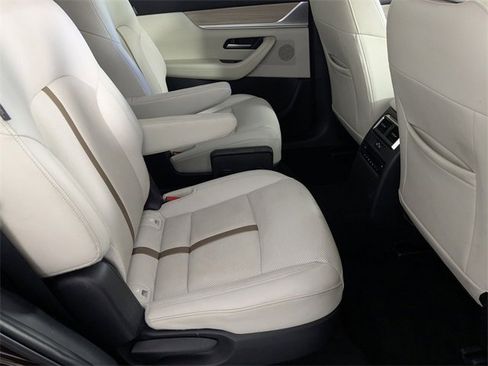 Used 2024 MAZDA CX-90 3.3 Turbo w/ Premium Plus Pkg image 34